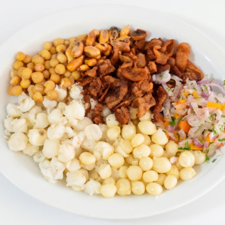 Mote con Choclo y Chicharrón